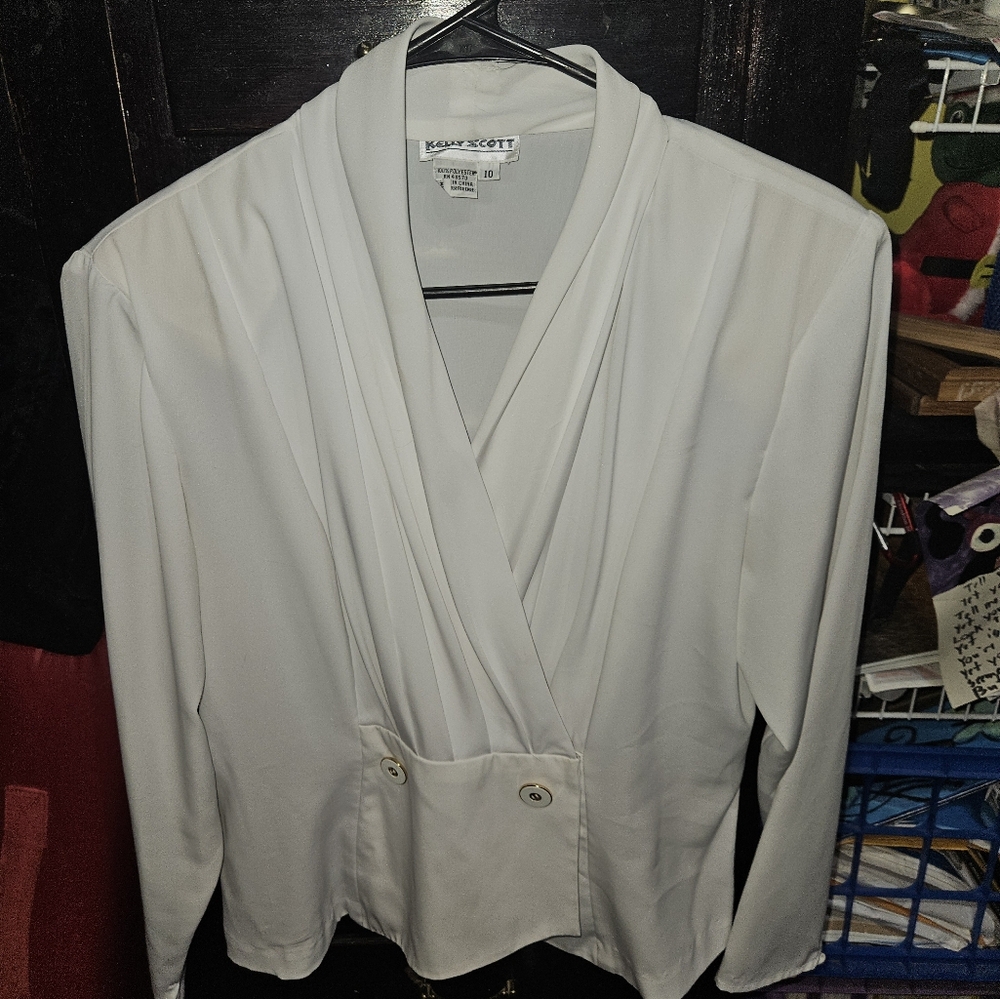 Kelly Scott Vintage White Blouse, 2 botton